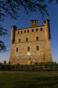 vista do castelo de Grinzane