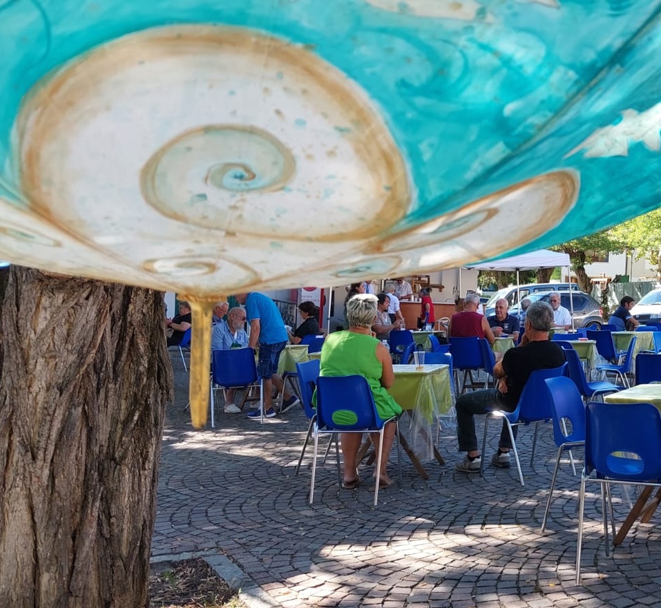 Septiembre en Spigno – espectáculo de orquesta y puestos de comida y vino