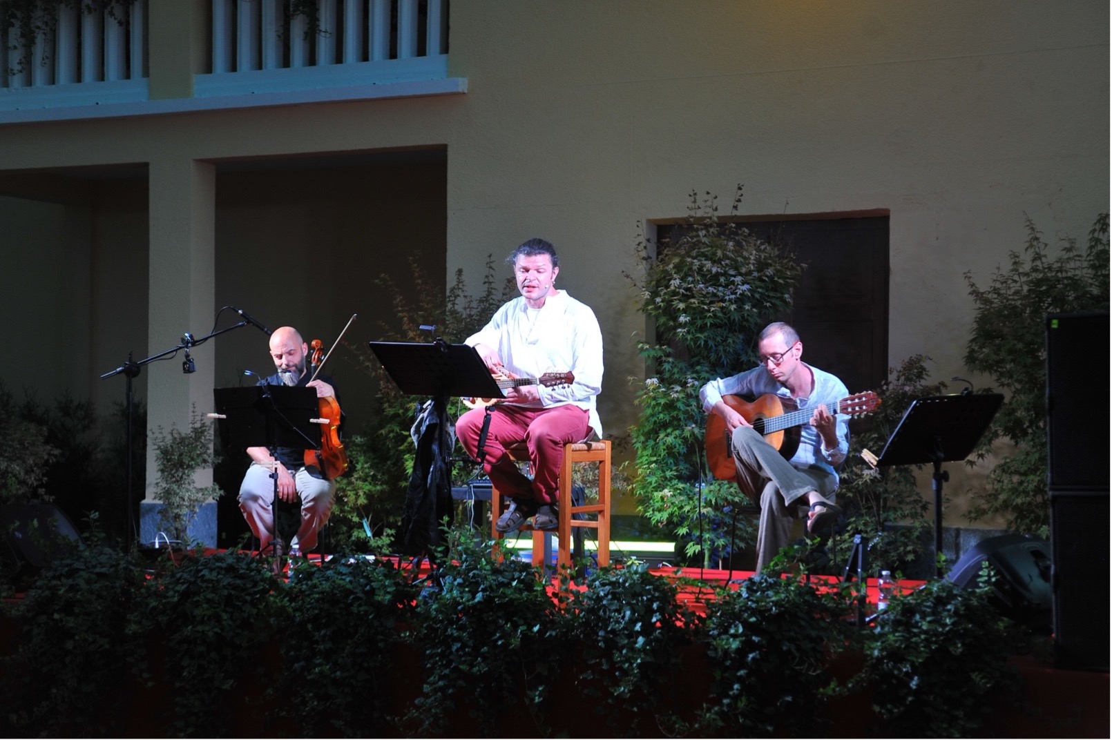 Il Canto delle Sirene: lezione-concerto sulla canzone napoletana DAL 1537 AL 1945 a cura de  Il Trio Leucosia